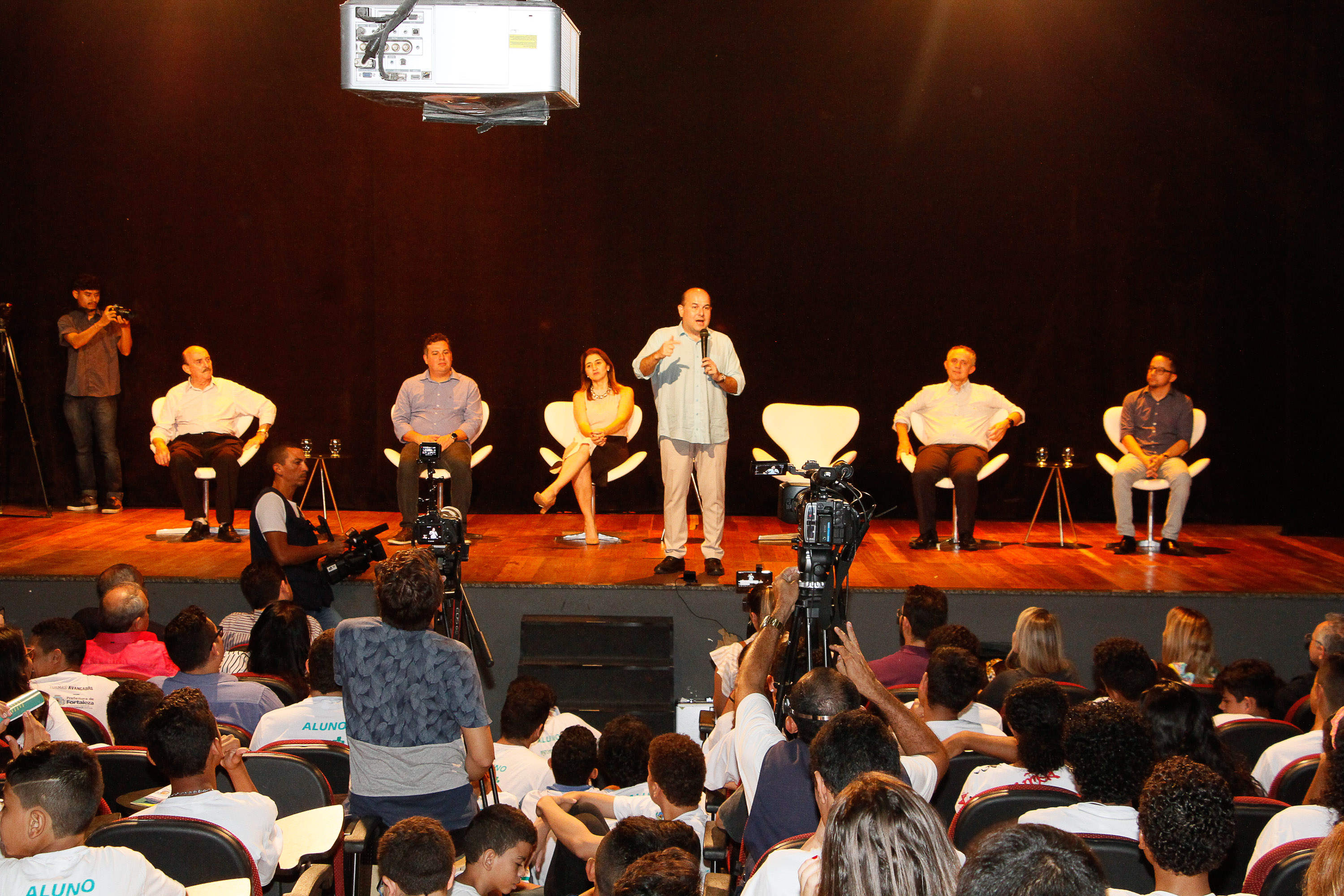 foto do palco do teatro do cuca barra